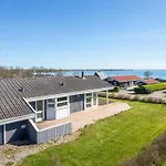 8 Person In Sjolund-by Traum * Hejls