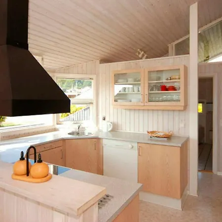 8 Person In Sjolund-by Traum * Hejls