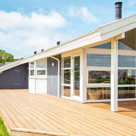 8 Person In Sjolund-by Traum Hejls